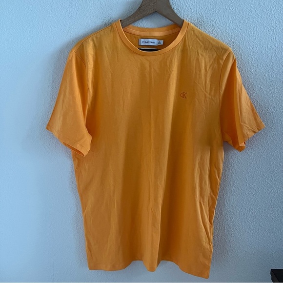 Calvin Klein Golden Mustard Smooth Cotton Tee T-Shirt Embroidered Logo Medium - Picture 1 of 5